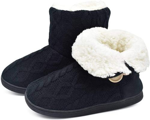 une Paire De Chausson Oncai Bottillon
