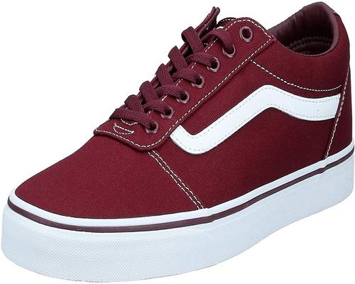 une Paire De Basket Vans Ward