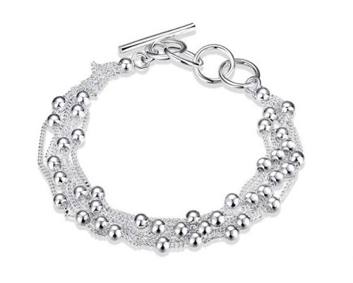 Un Bracelet en plaqué argent avec perles 