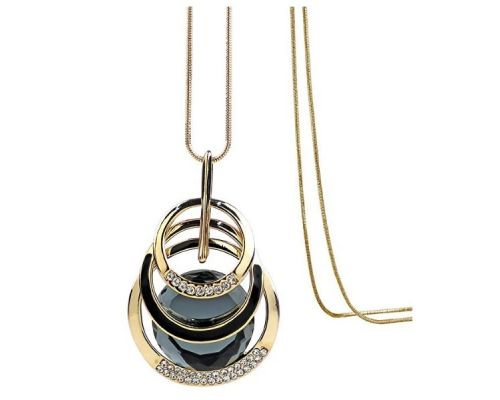 Un Collier Pendentif Circle