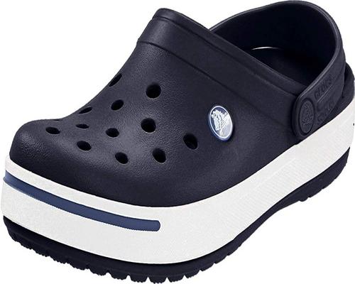 一双Crocs Crocband II穆勒鞋