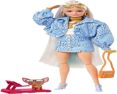 Barbie Extra Mannekiinisetti nro 16, jossa on sininen Paisley-kuviohame ja -takki