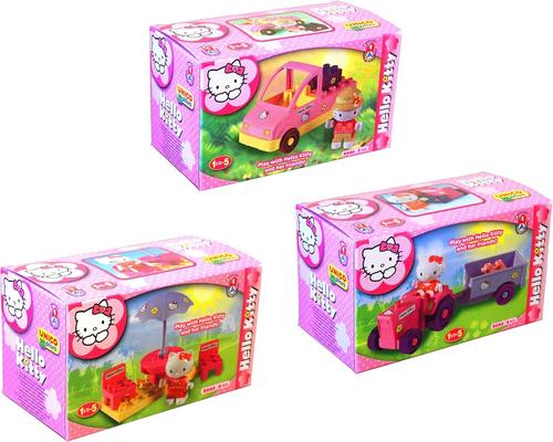 et ensemble af Hello Kitty-figurer