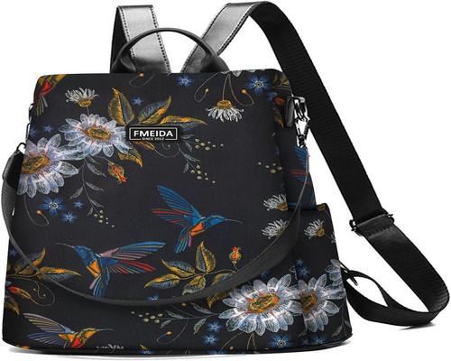 una mochila antirrobo e impermeable