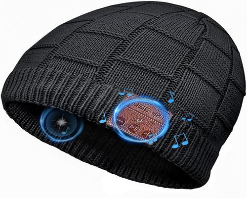 en Bluetooth Beanie med stereohovedtelefoner til kvinder