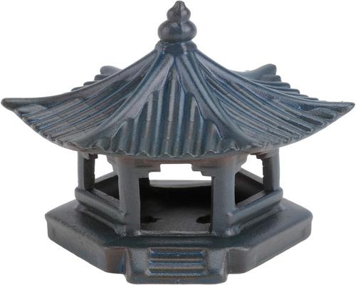 en miniature keramisk pagodestatue