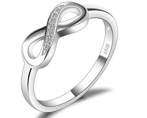 Un anello d&#39;amore infinito