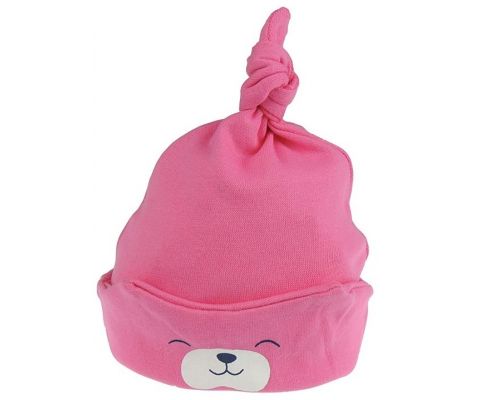 Um chapéu de urso rosa bebê