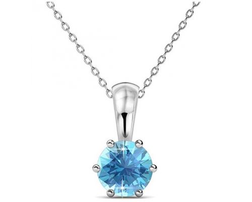 Un Collier avec pendentif Aigue marine
