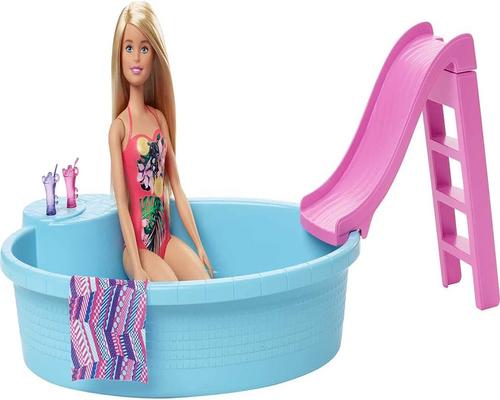 A Barbie and her swimming pool