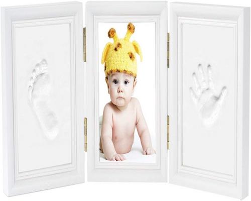 a Newlemo Baby Footprint Kit